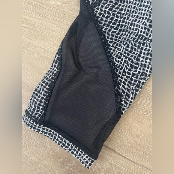 Lululemon 27” Pattern Leggings - Picture 2 of 4